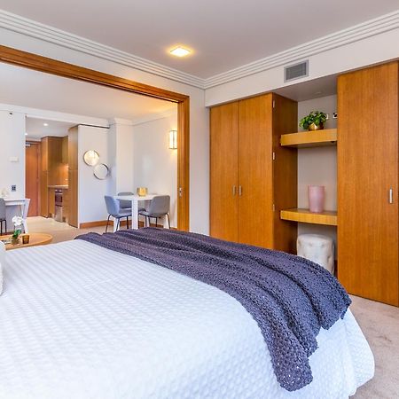 Stylish Central City Apartment With Pool And Gym Auckland Exterior foto