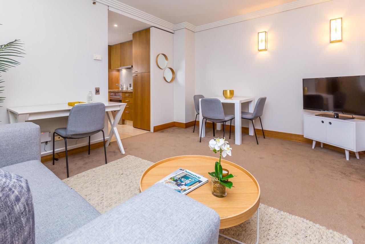 Stylish Central City Apartment With Pool And Gym Auckland Exterior foto