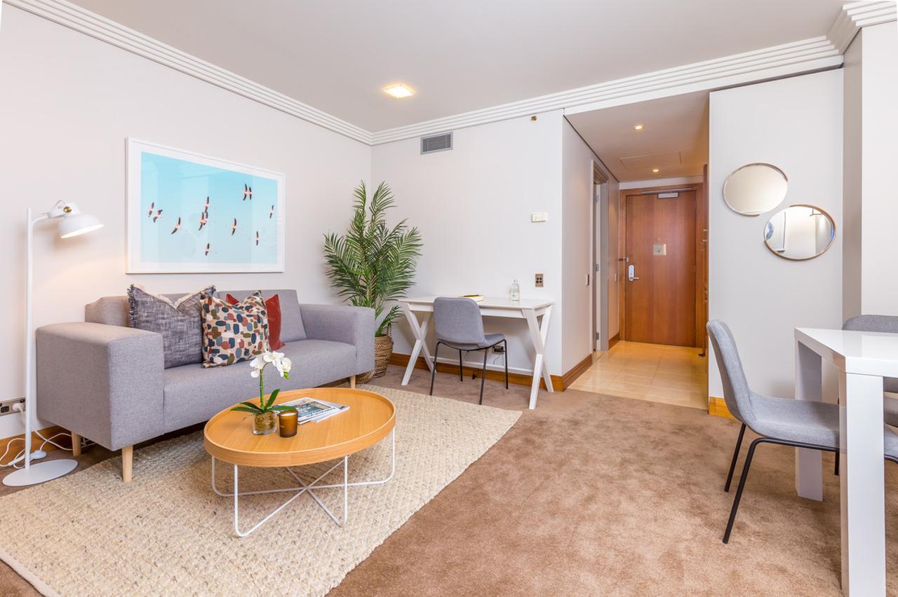 Stylish Central City Apartment With Pool And Gym Auckland Exterior foto