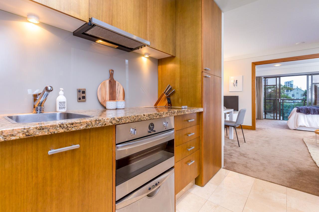 Stylish Central City Apartment With Pool And Gym Auckland Exterior foto